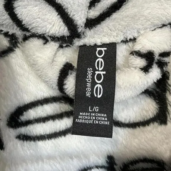 Bebe Sleepwear Plush Robe with Belt Large New with no tags - Picture 2 of 4